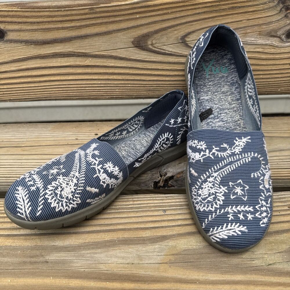 Yuul Yie Womens EU 39 Blue White Embroidered Paisley Slip On Flats Comfort Shoes